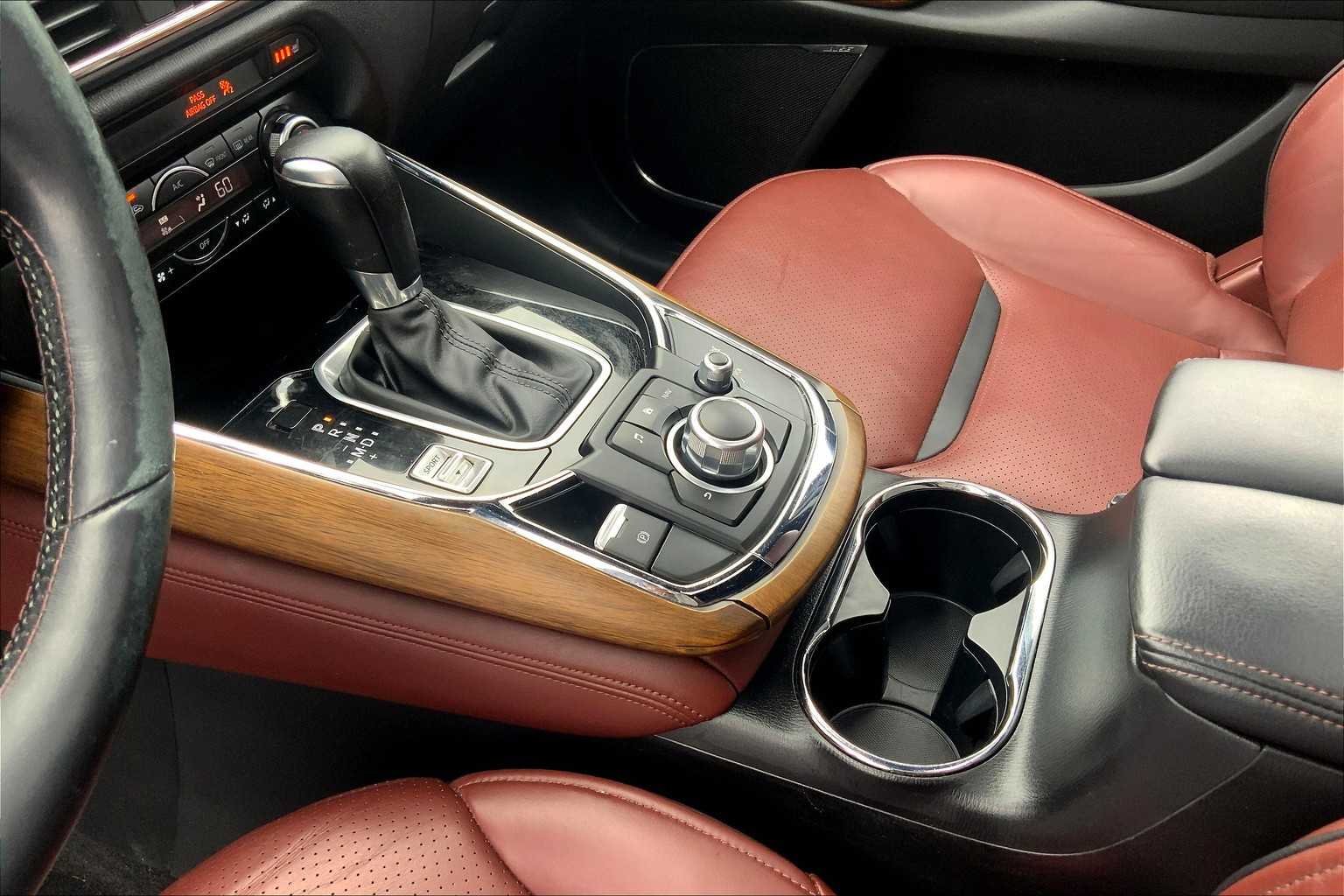 2016 Mazda CX-9 Signature photo 16