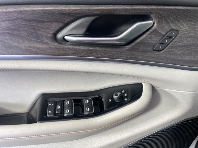 2021 Jeep Grand Cherokee Overland photo 22