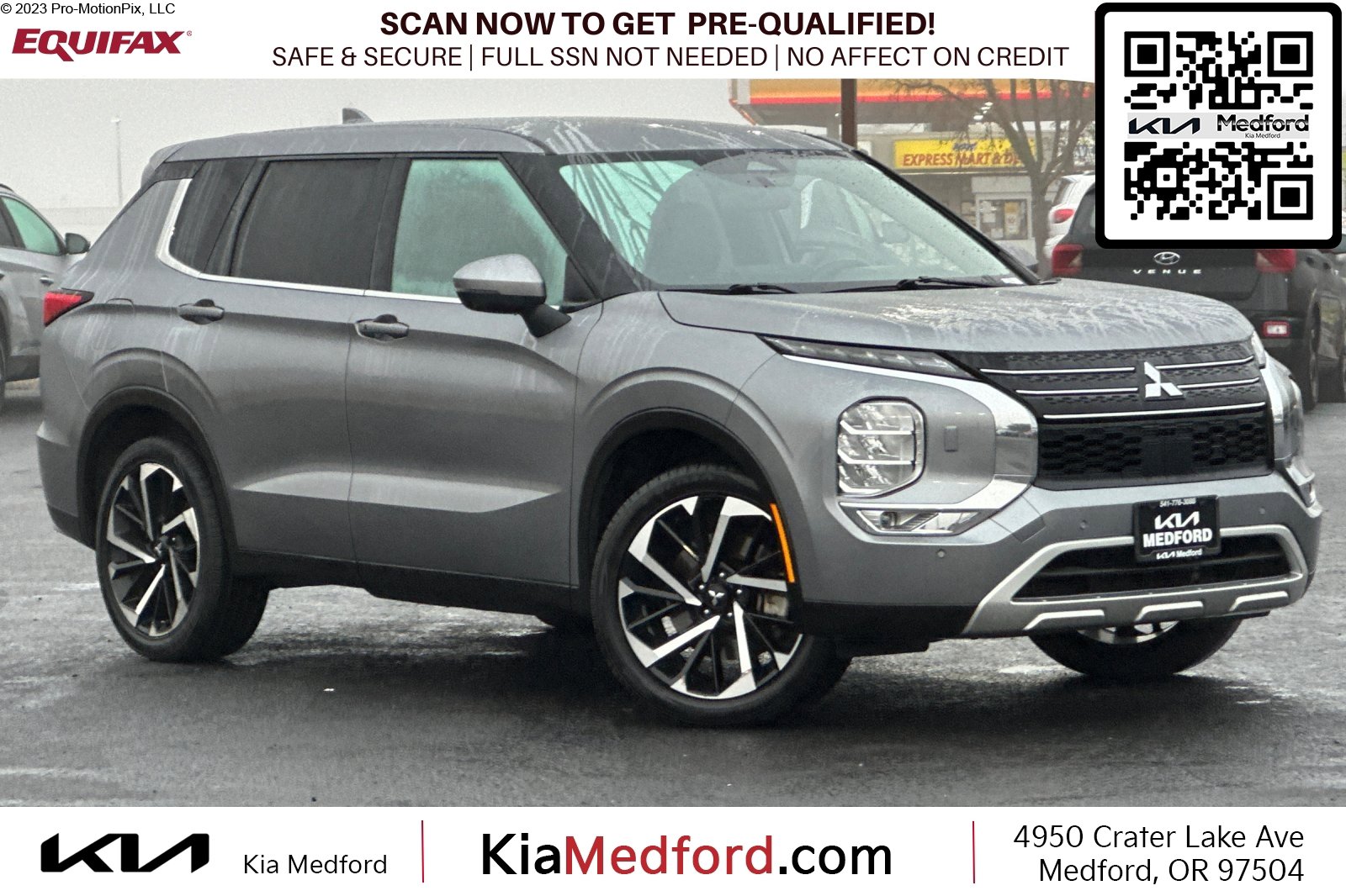 2024 Mitsubishi Outlander SE's photo