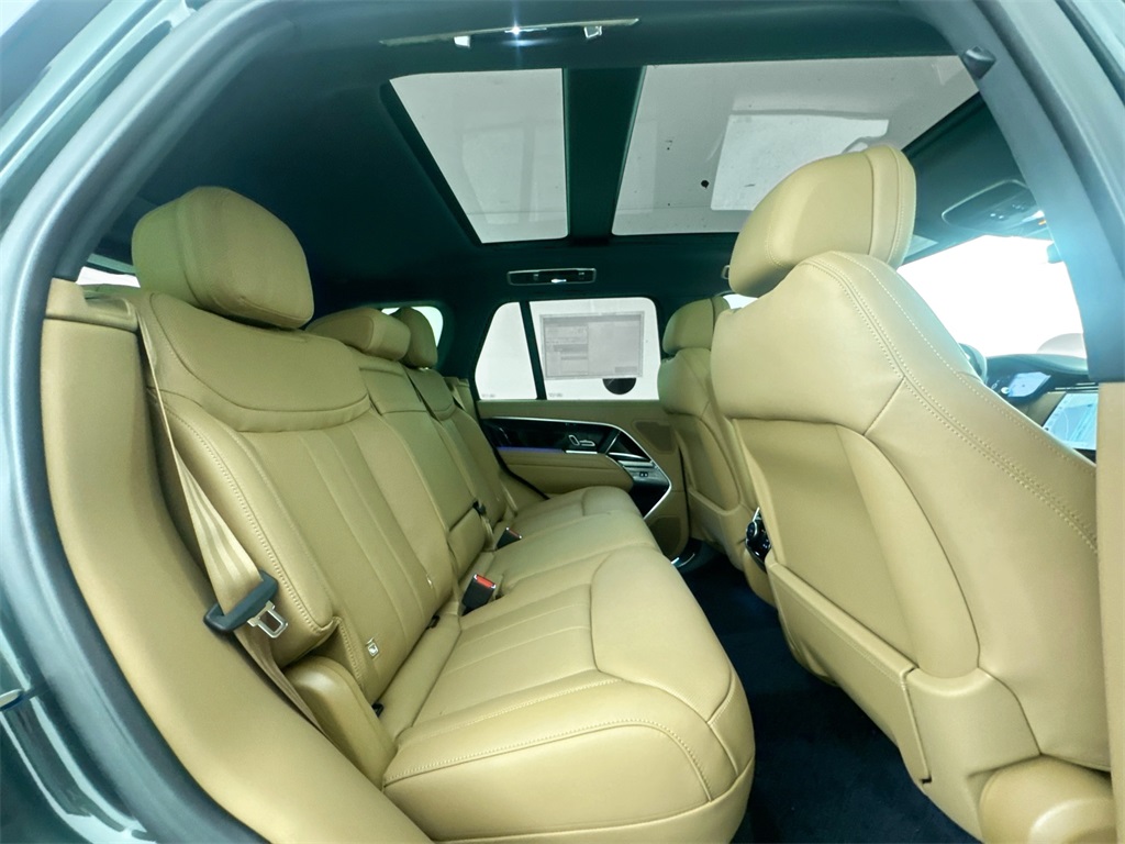 2025 Land Rover Range Rover SE photo 21