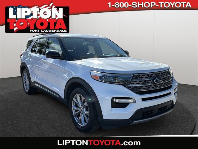 2023 Ford Explorer Limited's photo