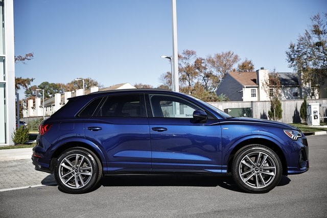 2025 Audi Q3 Premium S line photo 3