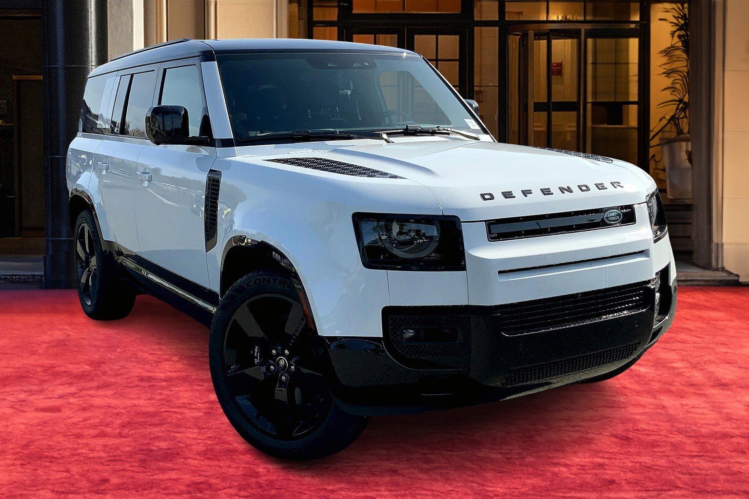 2025 Land Rover Defender 130 V8 photo 2