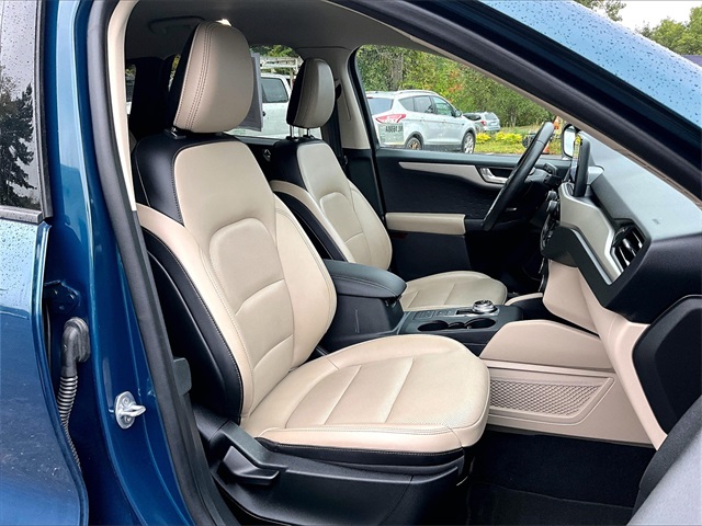 2020 Ford Escape SEL photo 6