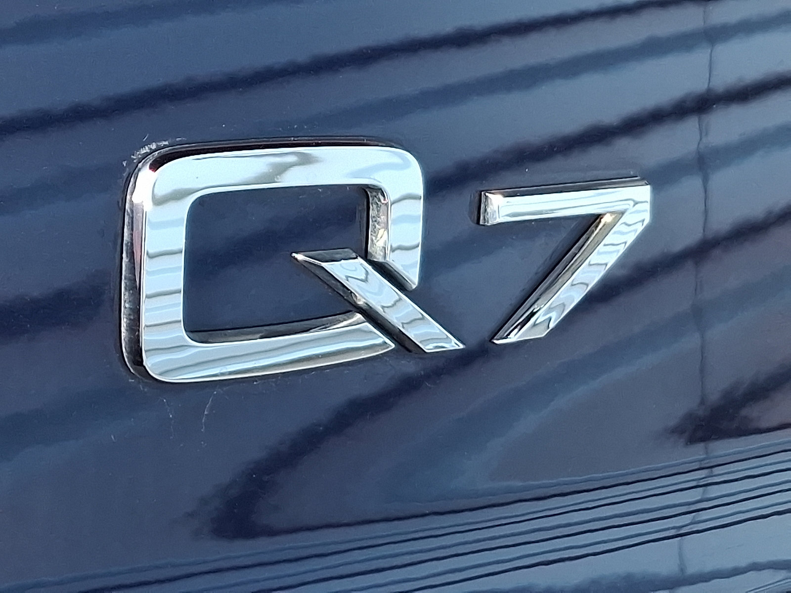 2023 Audi Q7 45 Premium photo 4