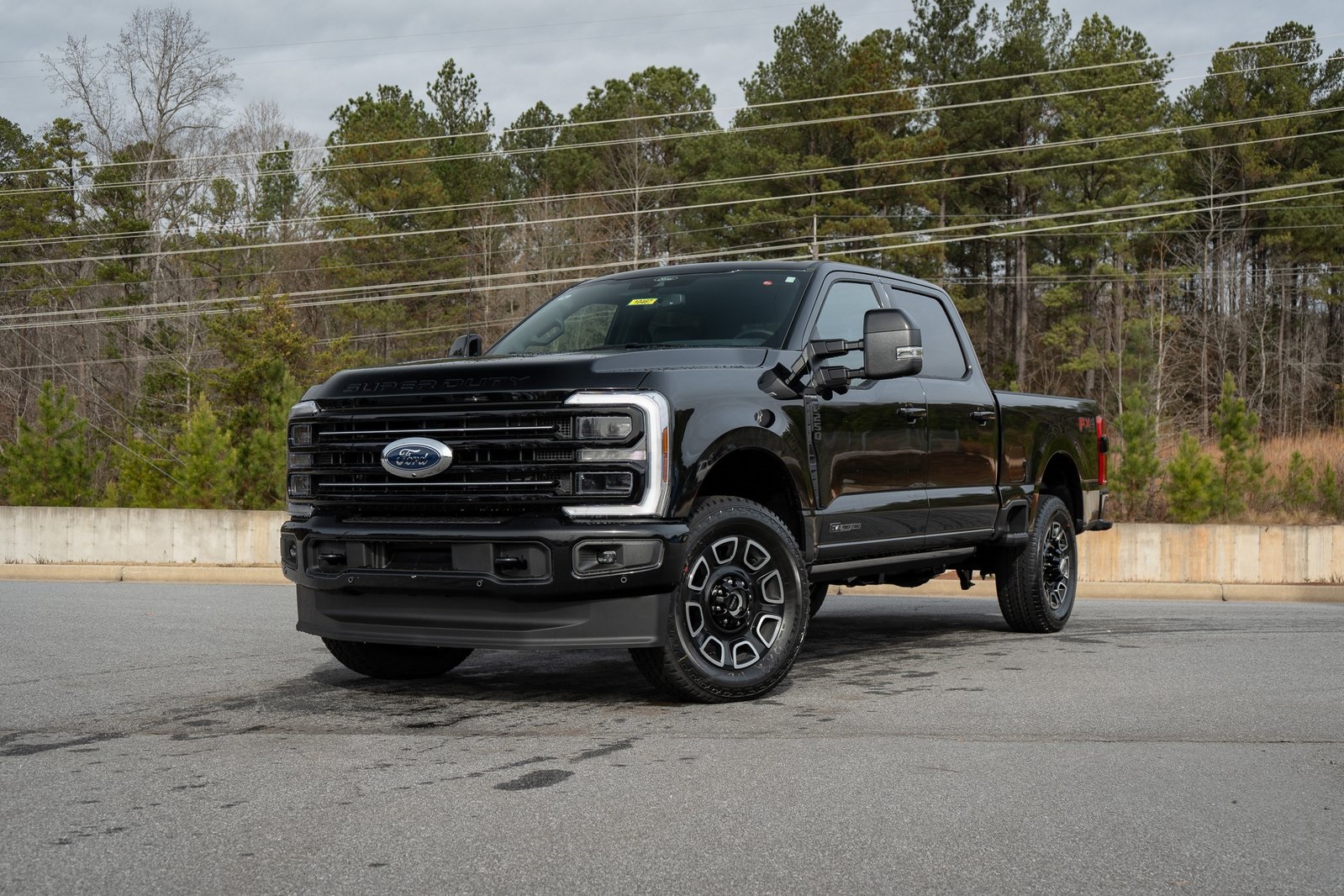 2026 Ford F-250 Super Duty Platinum's photo