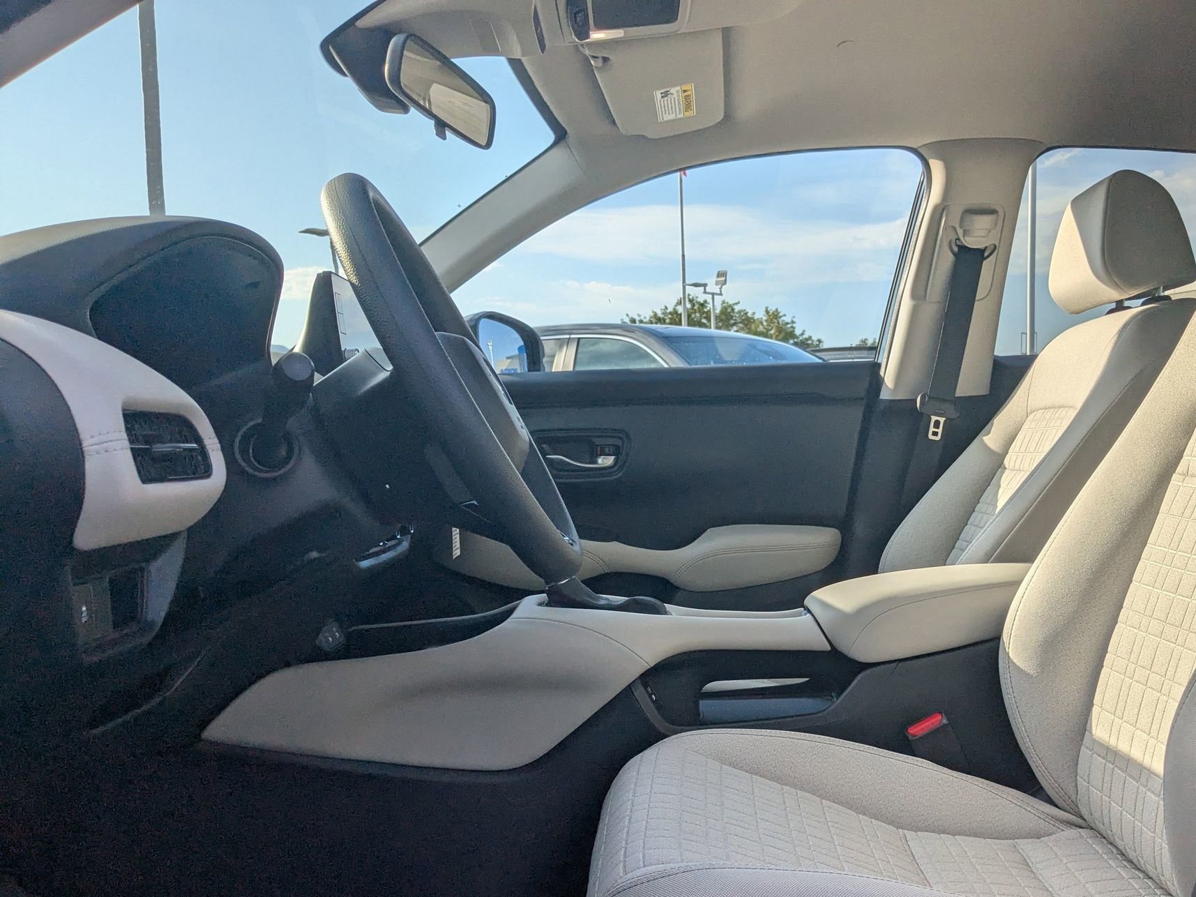 2026 Honda HR-V LX photo 13