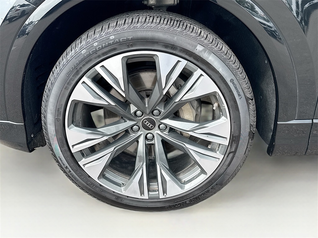2025 Audi Q8 55 Premium Plus photo 28