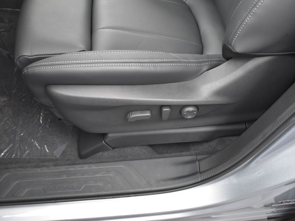 2025 Subaru Ascent Touring photo 8
