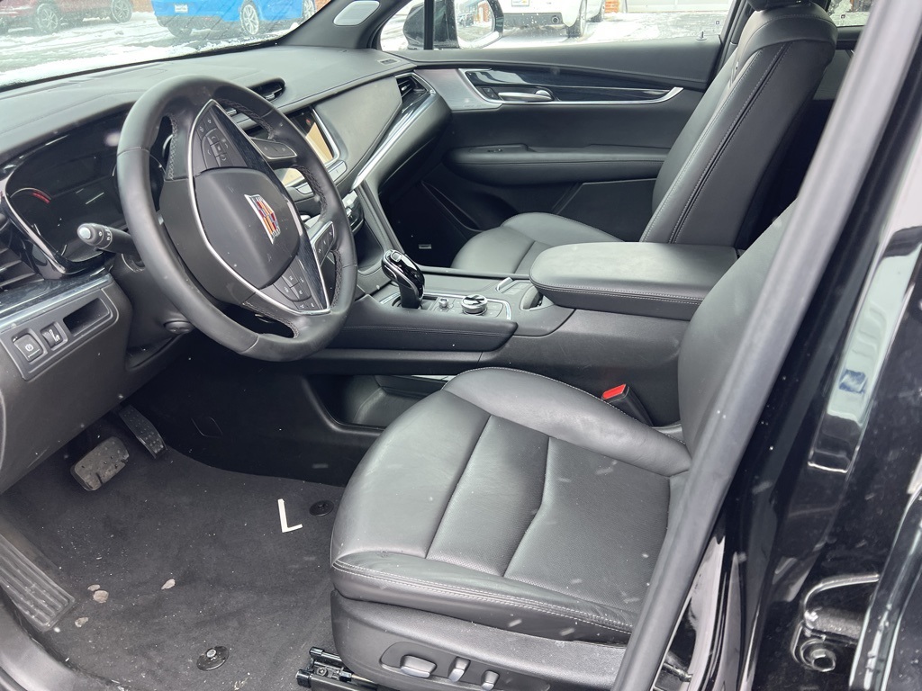 2025 CADILLAC XT5 - Image 6