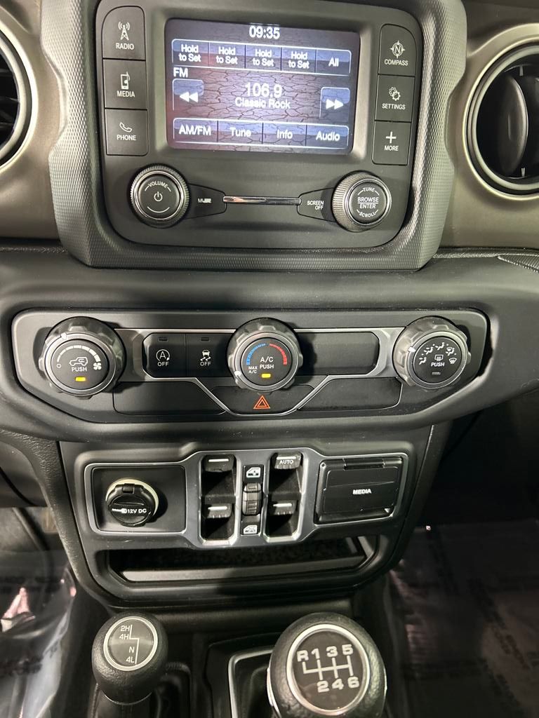 2018 Jeep Wrangler Unlimited Sport S photo 18