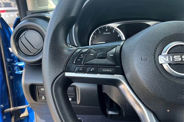 2022 Nissan Kicks S photo 11