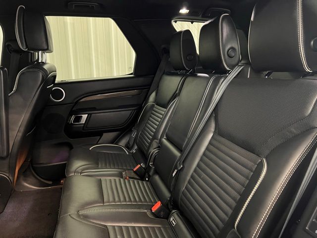 2020 Land Rover Discovery HSE Luxury photo 12