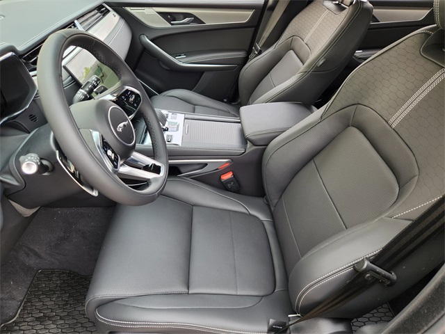 2026 Jaguar F-PACE P250 R-Dynamic S photo 9