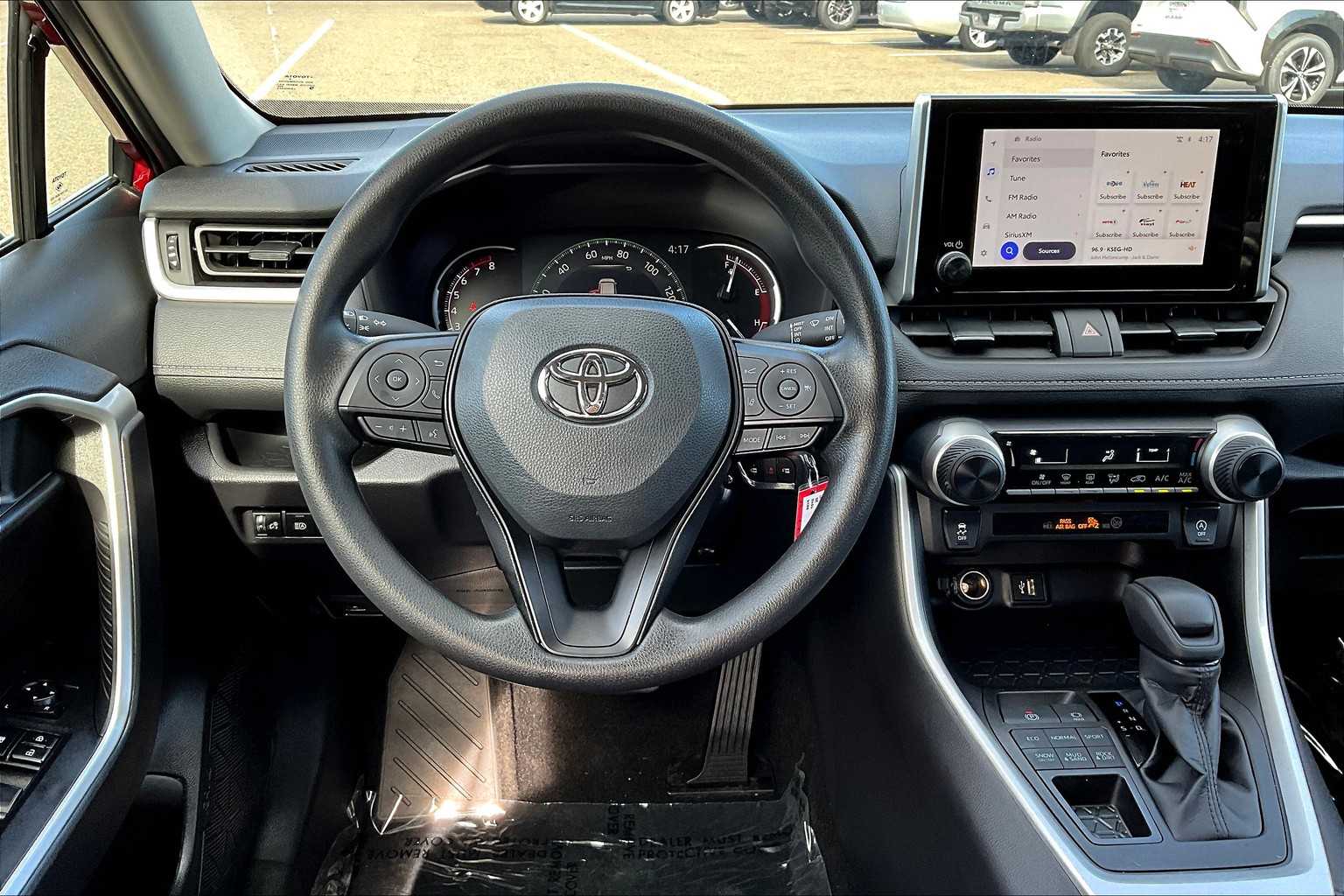 2025 Toyota RAV4 LE photo 5