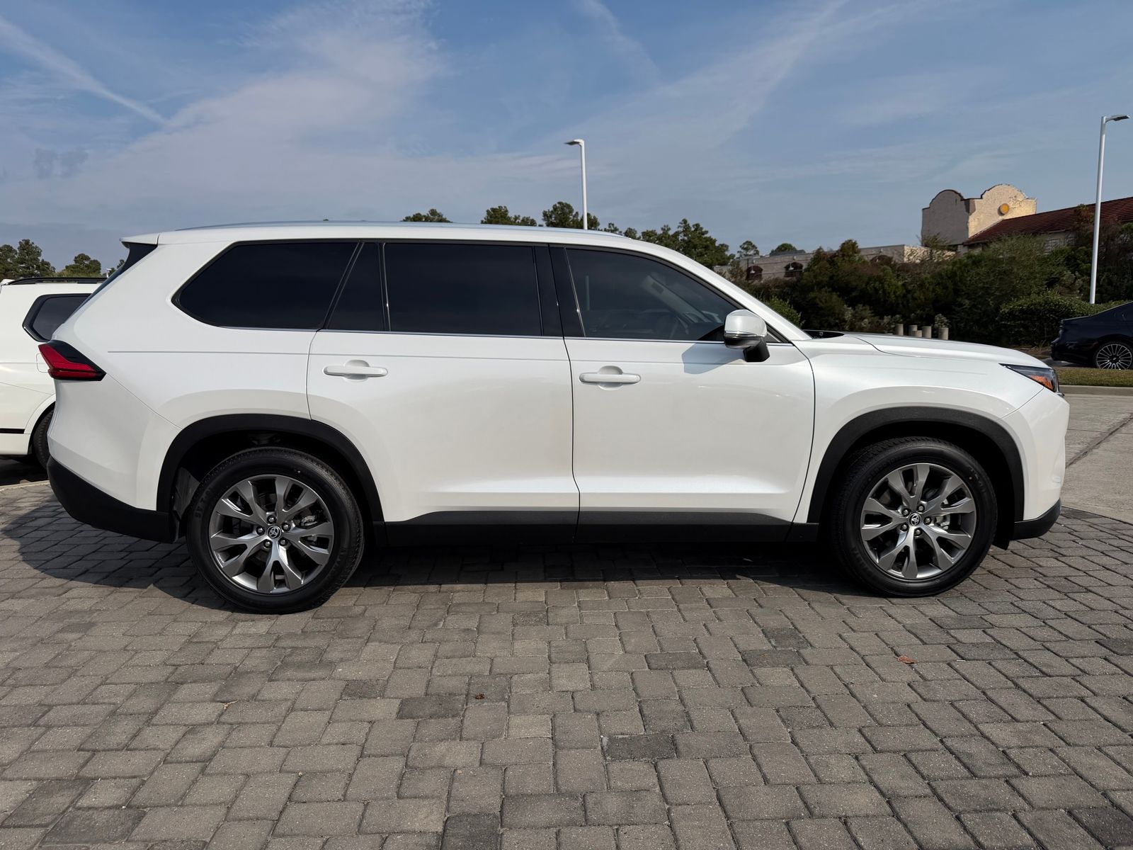 2024 Toyota Grand Highlander Limited photo 3