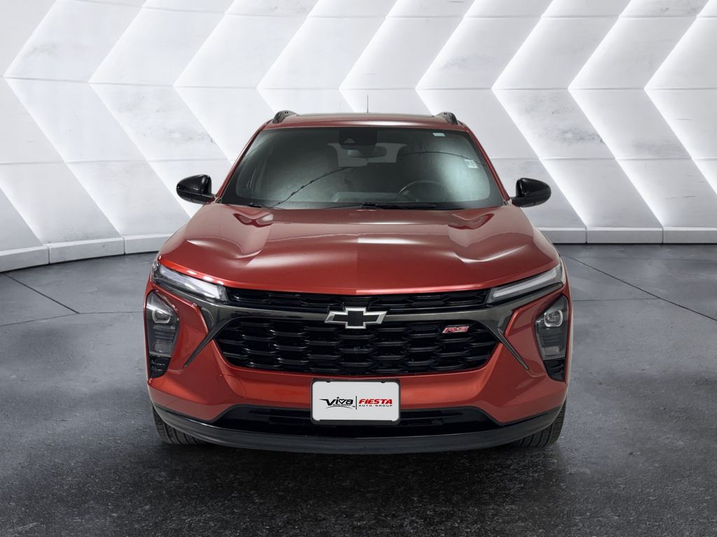 2024 Chevrolet Trax photo 2