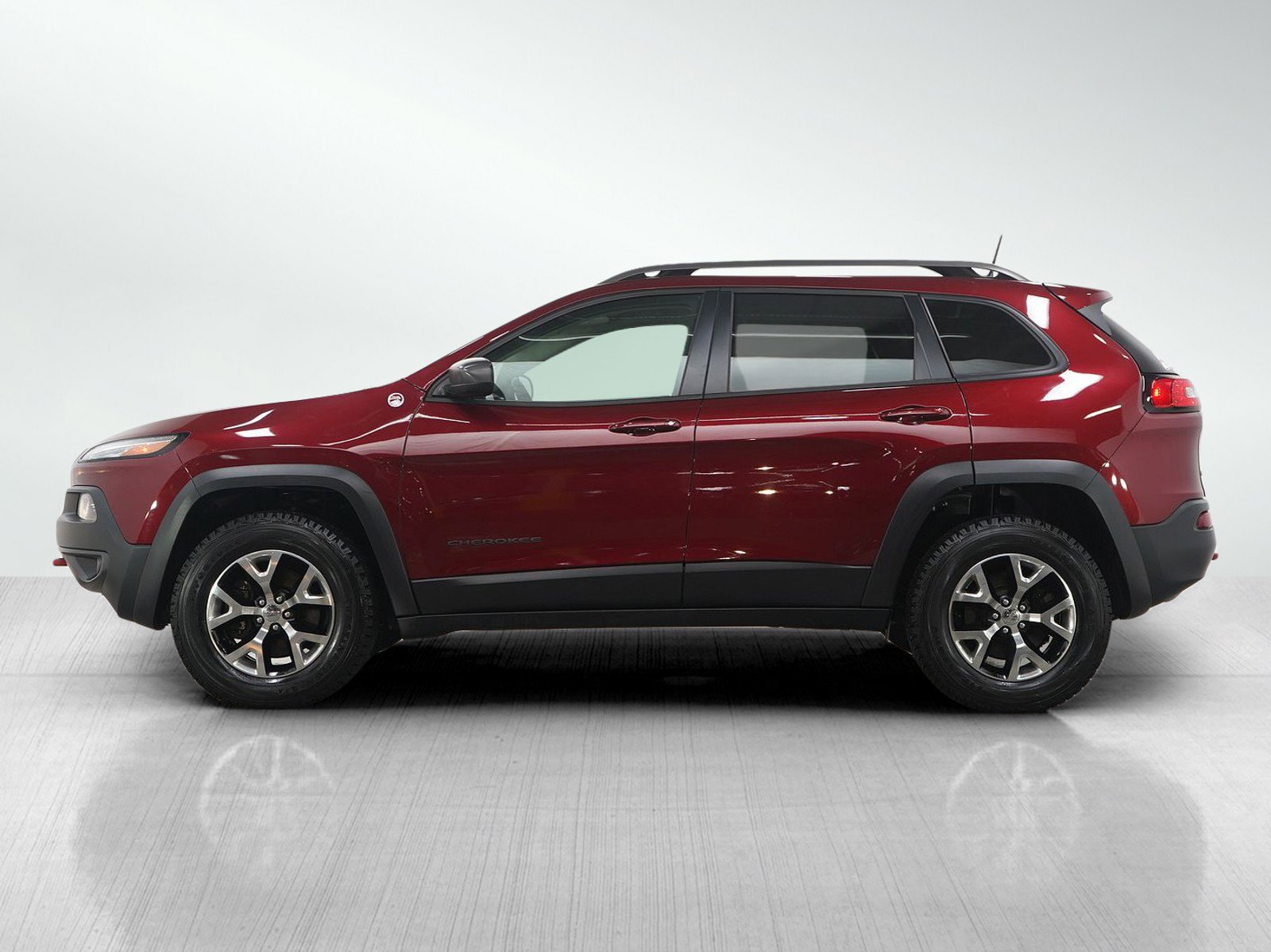 Used 2016 Jeep Cherokee Trailhawk with VIN 1C4PJMBS6GW172543 for sale in Hopkins, MN
