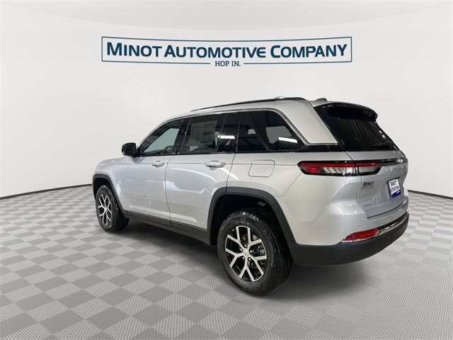 2025 Jeep Grand Cherokee Limited photo 3