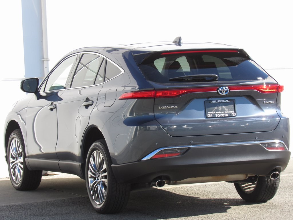 2024 Toyota Venza Limited photo 2