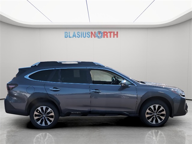2023 Subaru Outback Touring XT photo 3