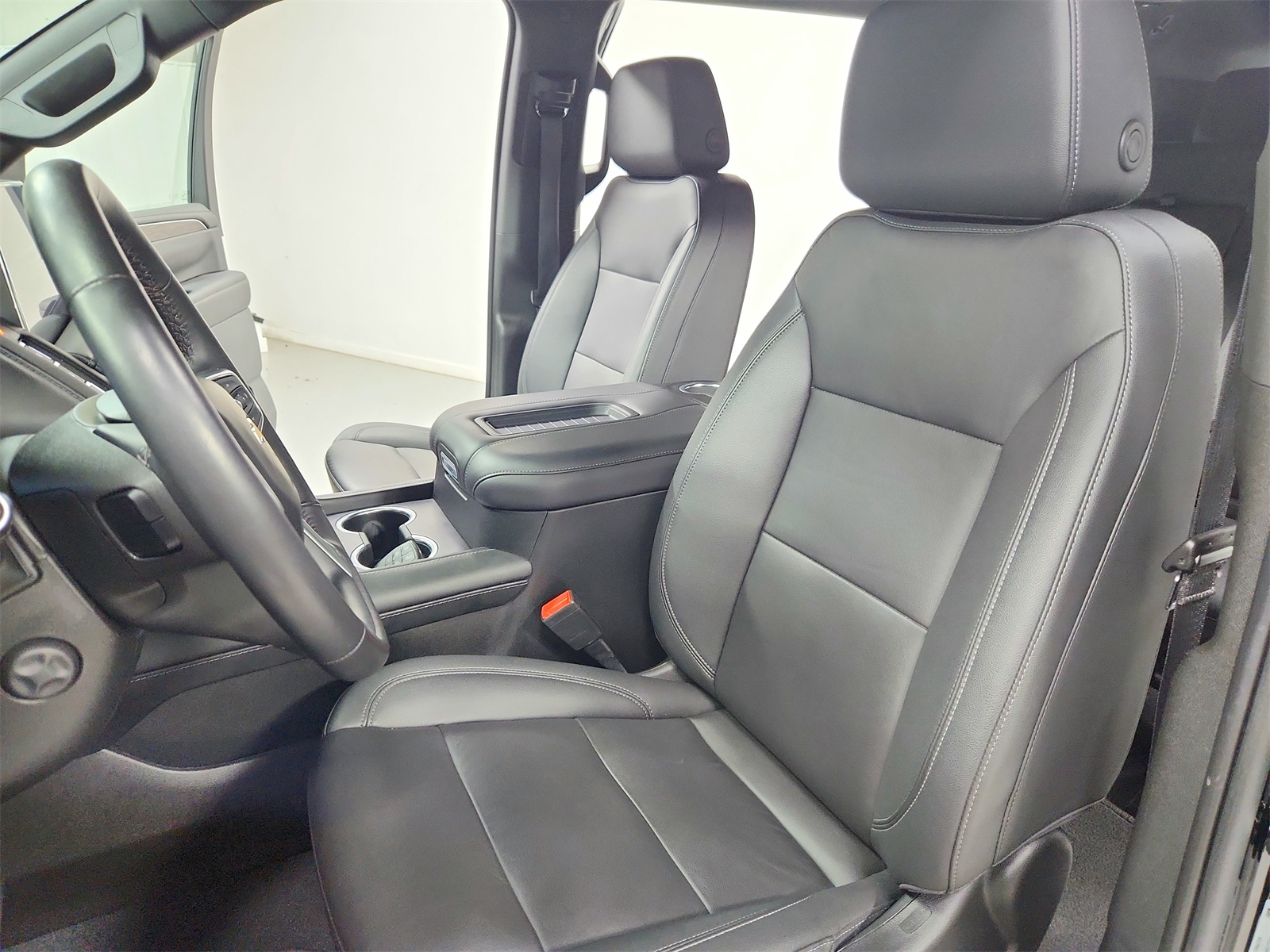 2022 Chevrolet Tahoe LT photo 13