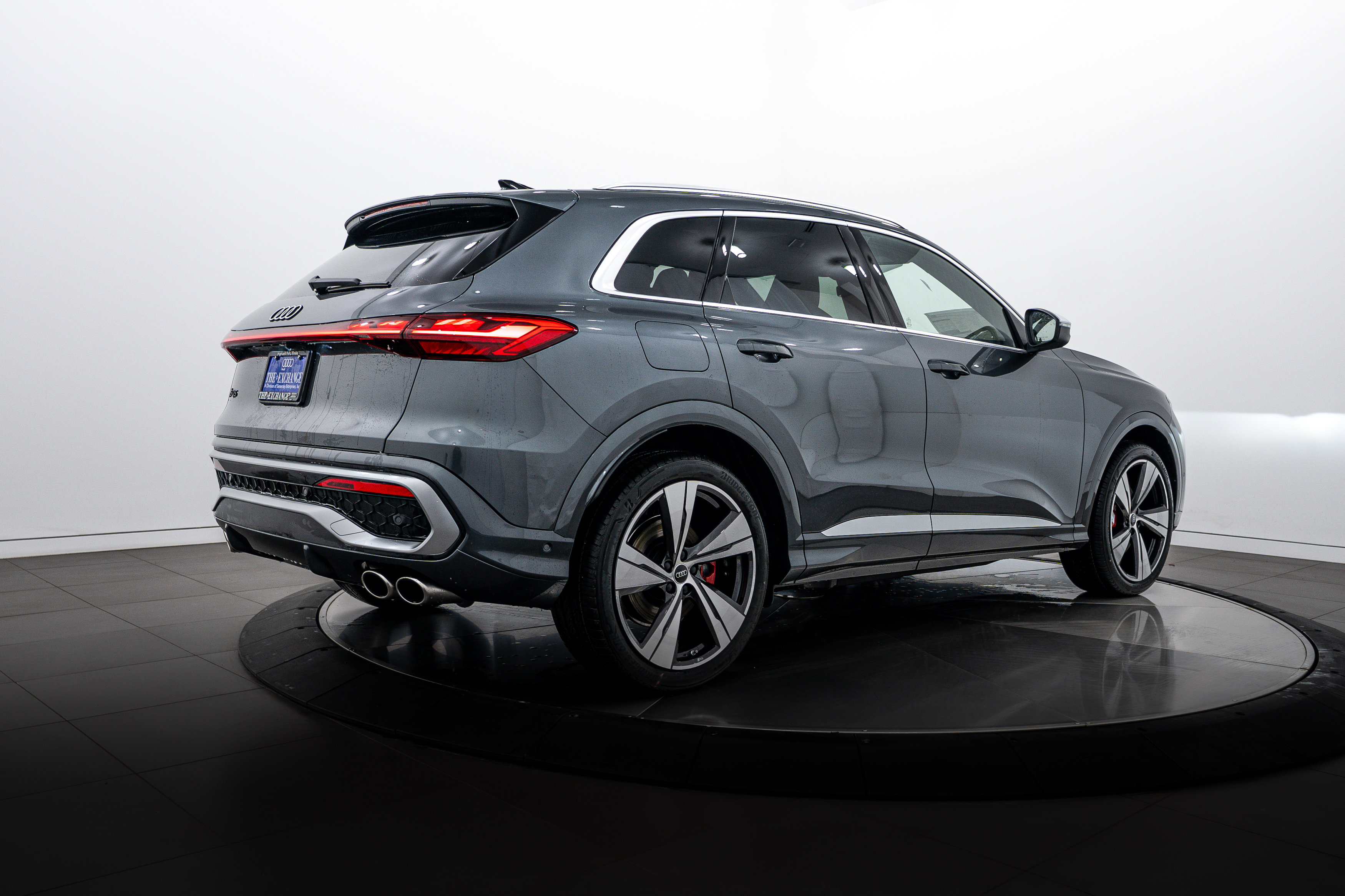 2025 Audi SQ5 Prestige photo 4