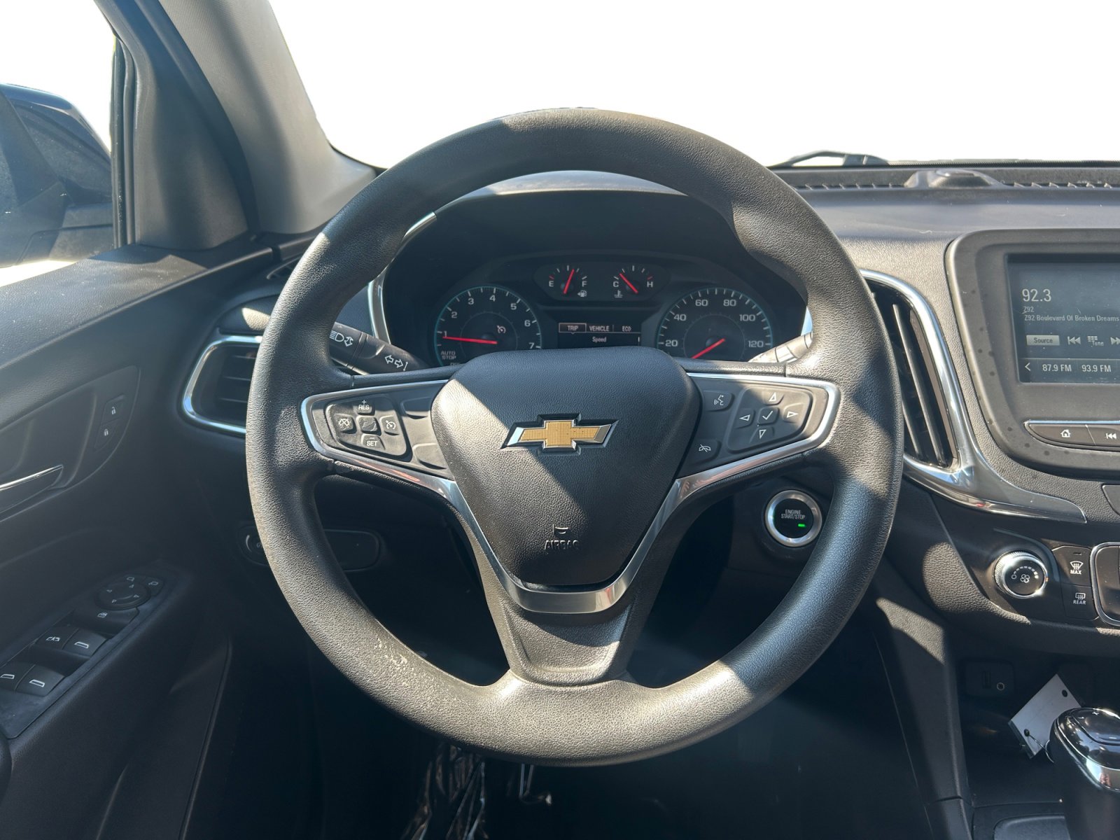 2018 Chevrolet Equinox LT photo 3