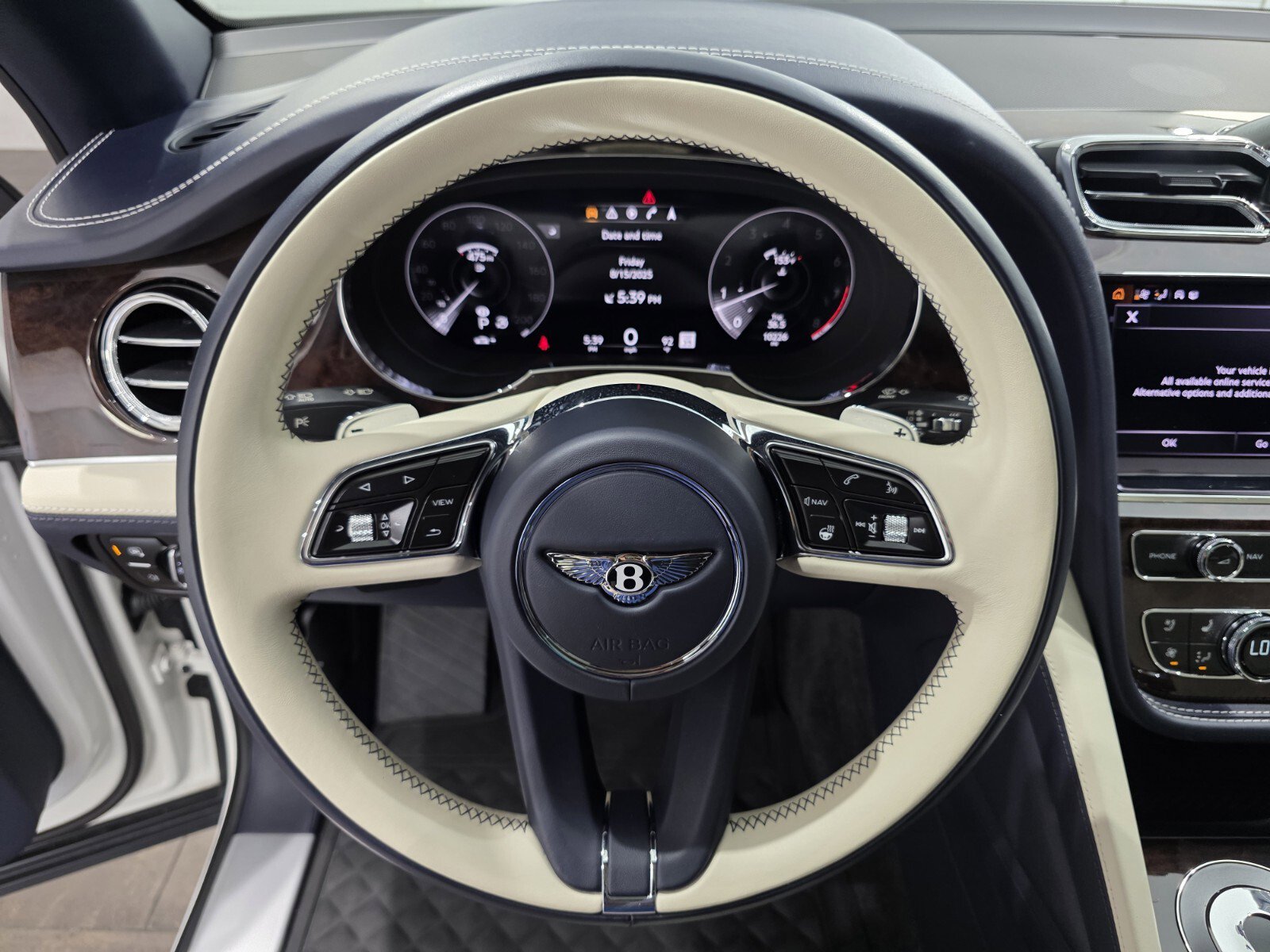 2023 Bentley Bentayga EWB Azure Mulliner photo 14