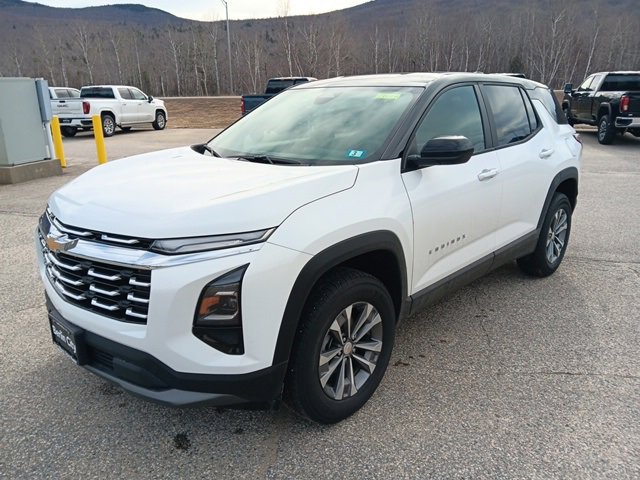 2025 Chevrolet Equinox LT photo 3