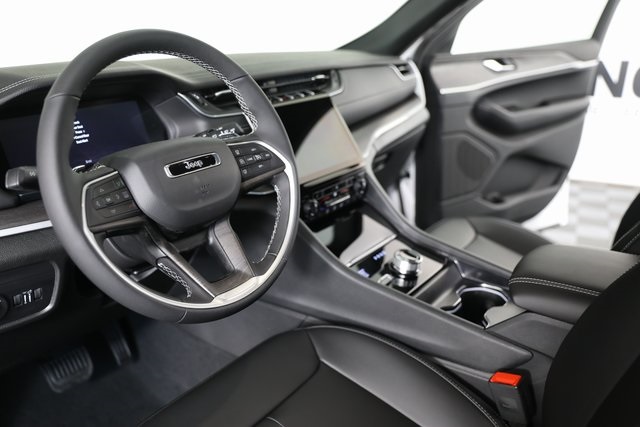 2025 Jeep Grand Cherokee Limited photo 9