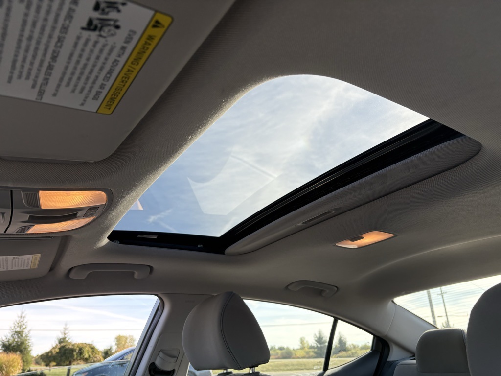 2018 Hyundai Elantra Value Edition photo 2