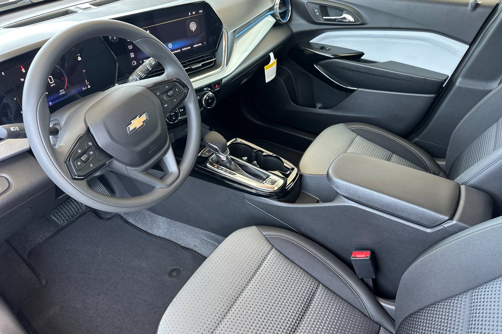 2025 Chevrolet Trax LT photo 10