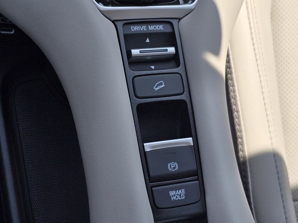 2026 Honda HR-V EX-L photo 17