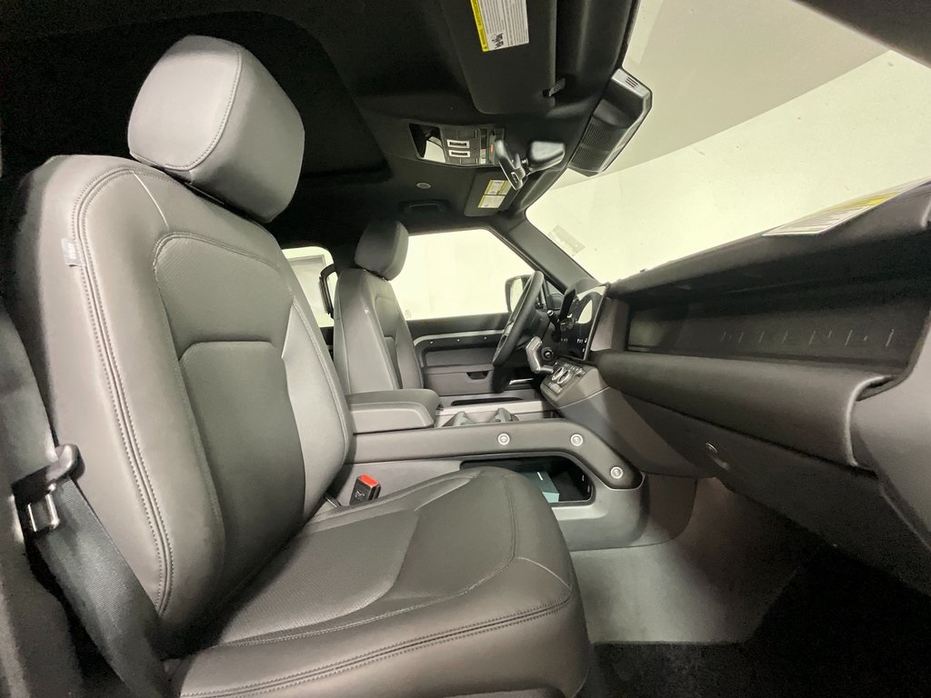 2026 Land Rover Defender 110 S photo 2