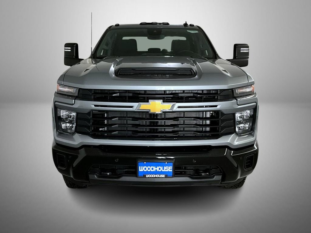 2026 Chevrolet Silverado 2500HD Custom photo 2