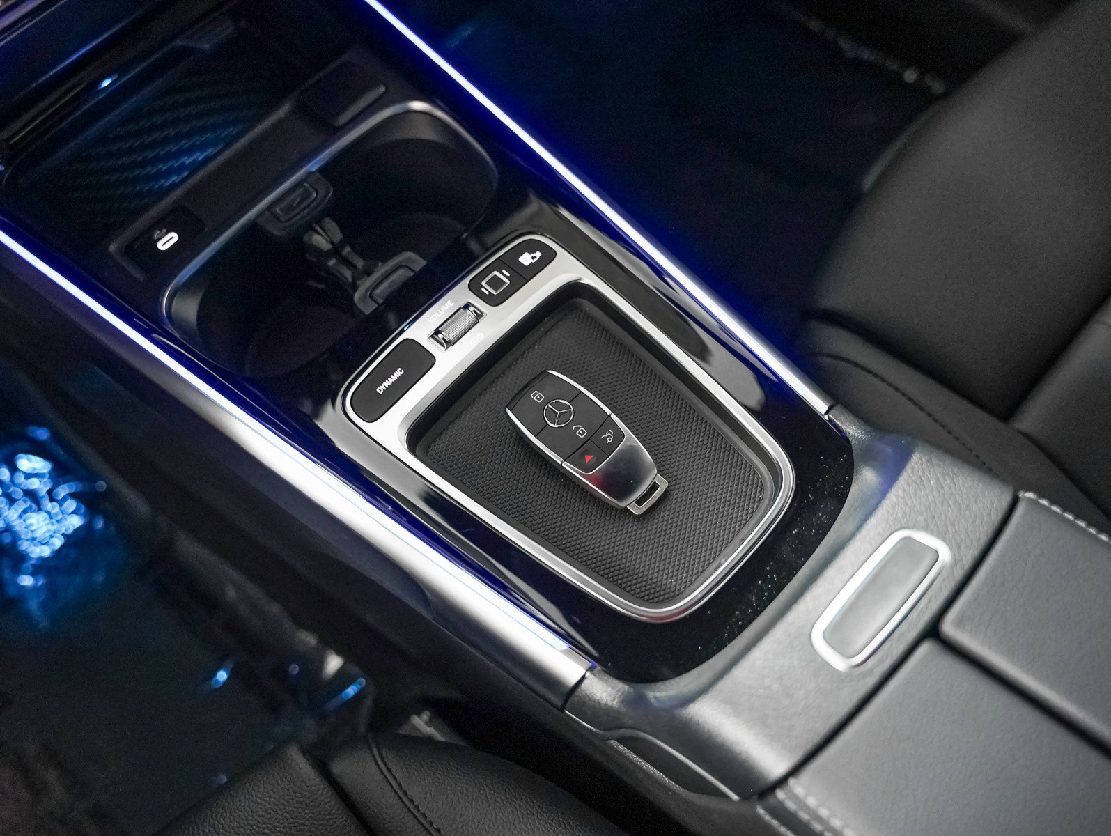2025 Mercedes Benz GLB 250 photo 14