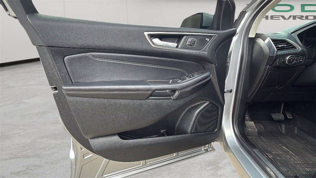 2022 Ford Edge Titanium photo 39