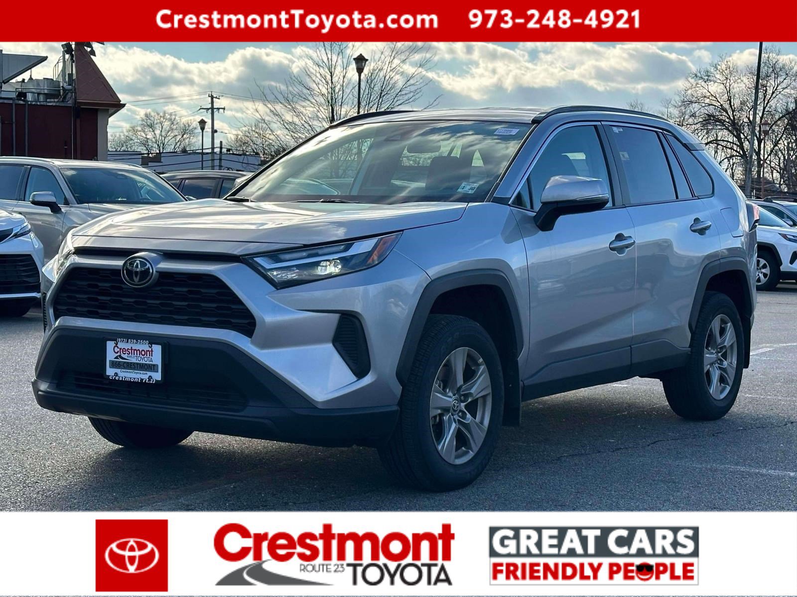 2025 Toyota RAV4 XLE's photo