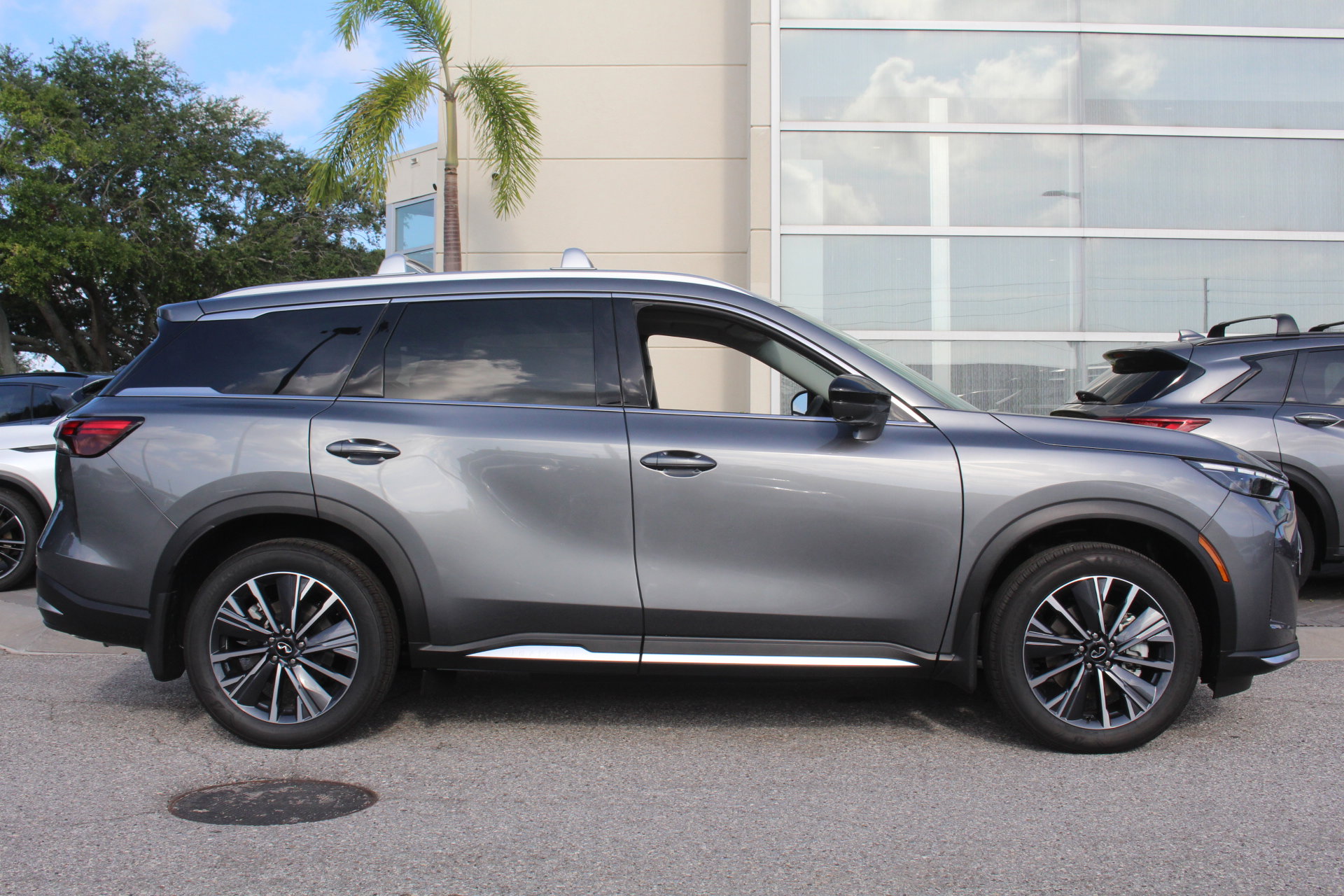 2026 Infiniti QX60 Luxe photo 7