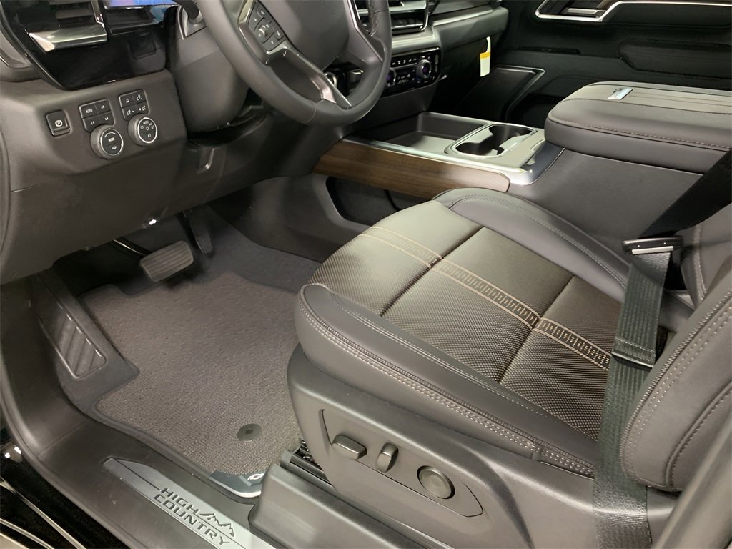 2025 Chevrolet Silverado 2500HD High Country photo 20