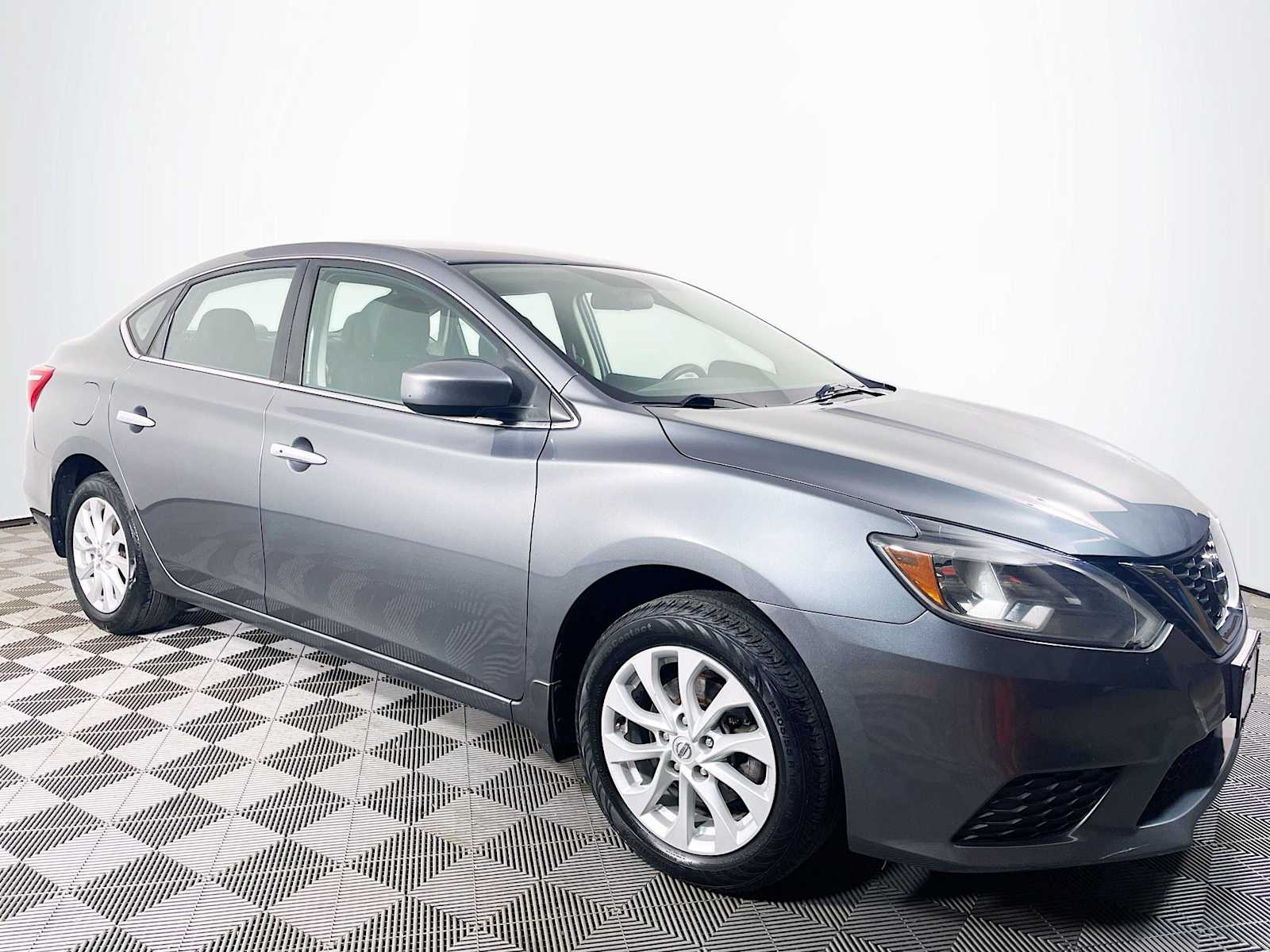 2019 Nissan Sentra SV photo 3