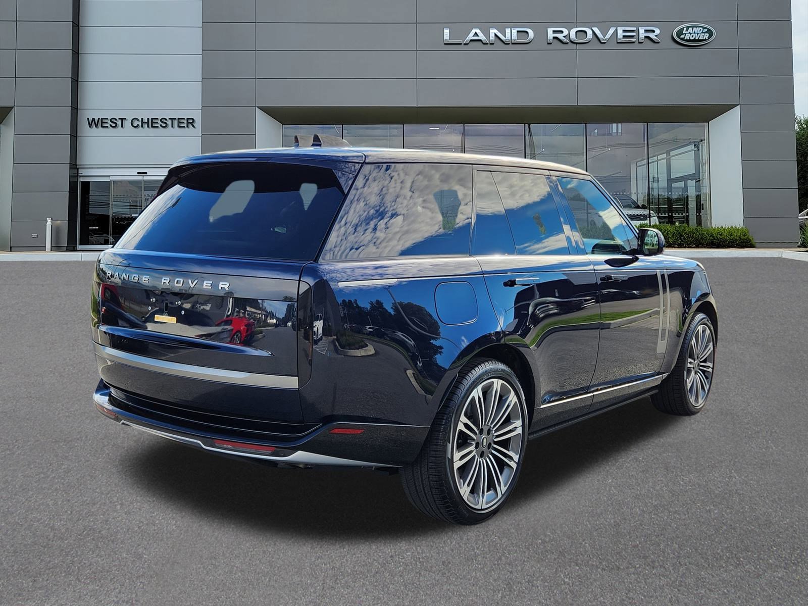2024 Land Rover Range Rover SE photo 4