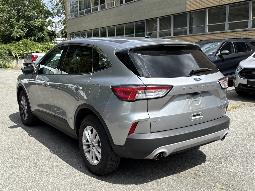 2022 Ford Escape SE photo 4