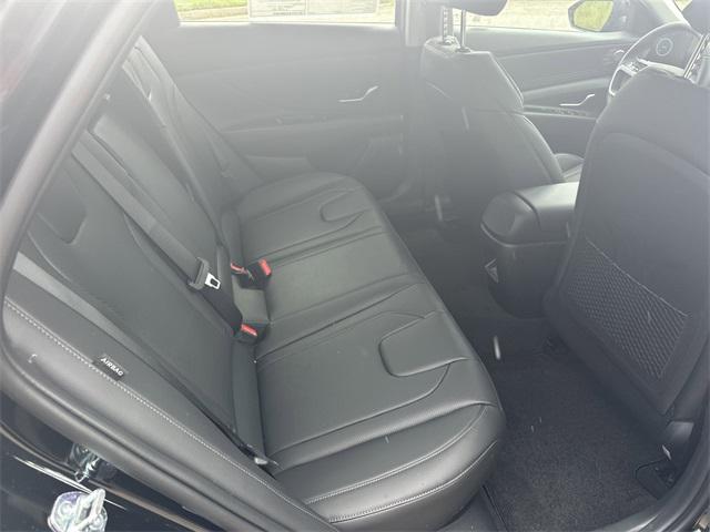 2025 Hyundai Elantra Hybrid Limited photo 14