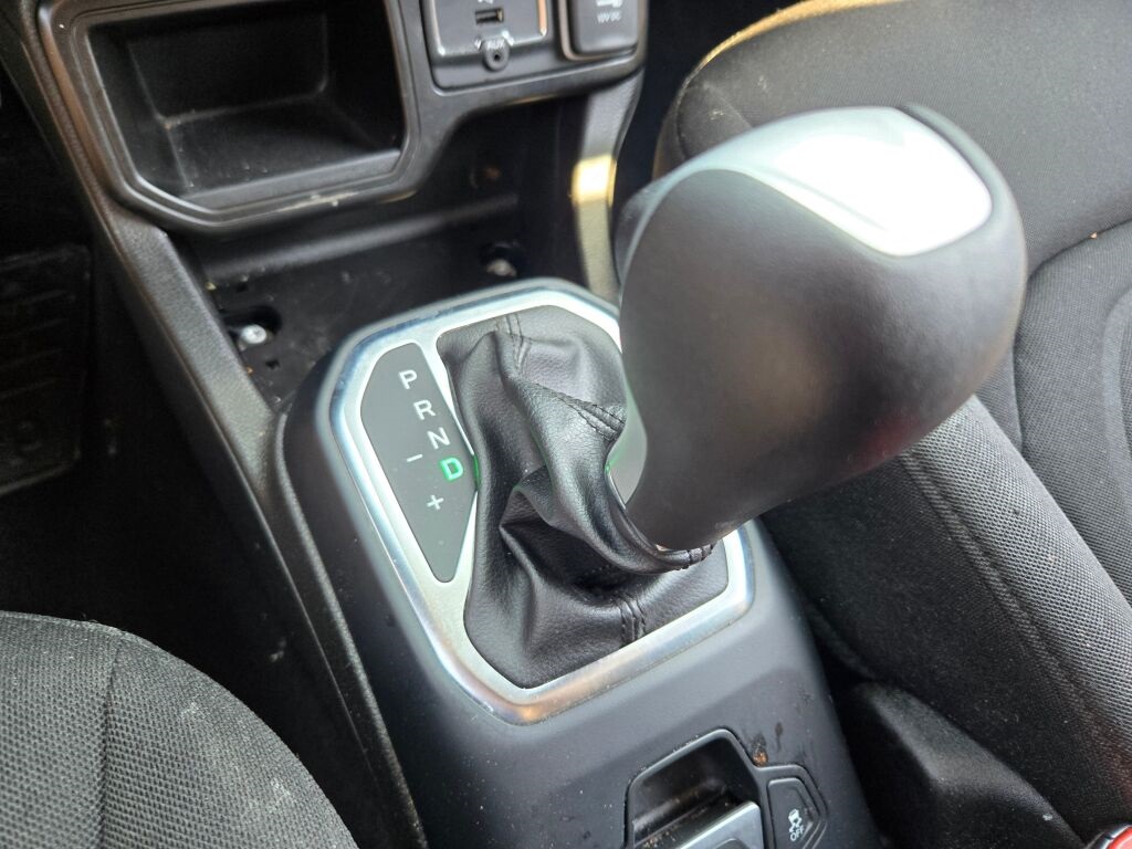 2021 Jeep Renegade Latitude photo 21