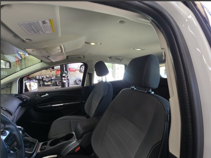 2016 Ford C-Max Hybrid SE photo 17