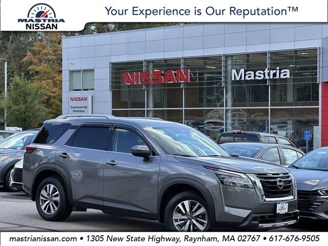 2023 Nissan Pathfinder SL's photo