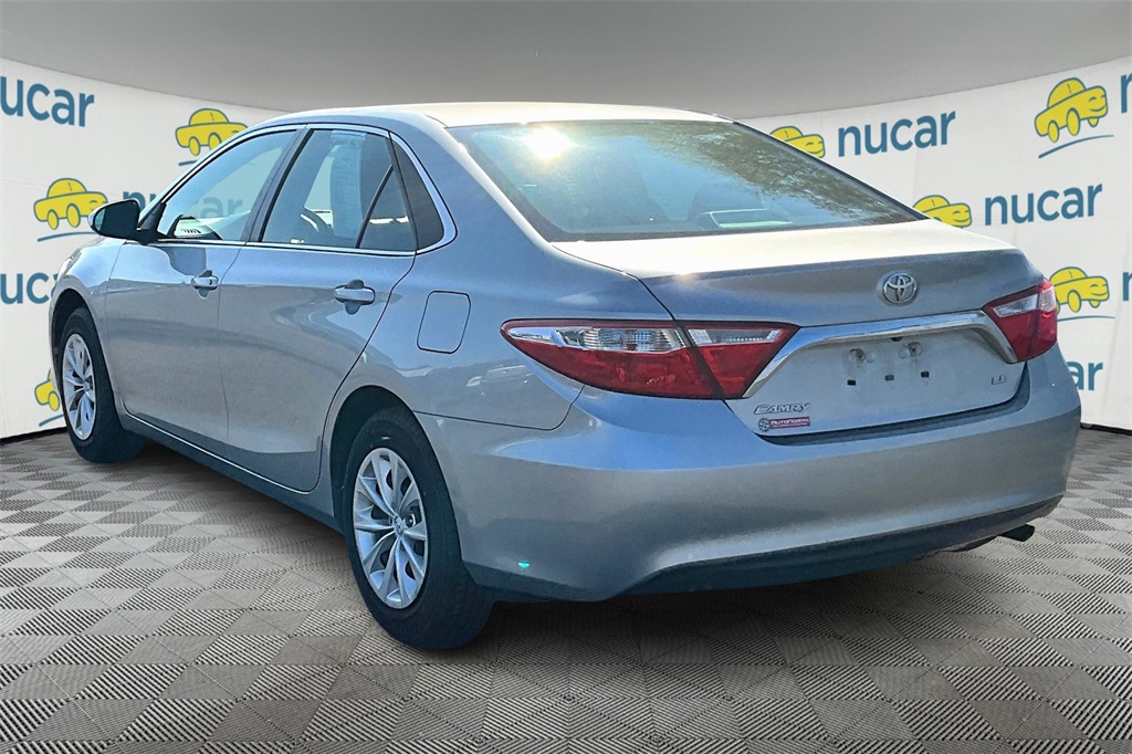 2017 Toyota Camry SE photo 4