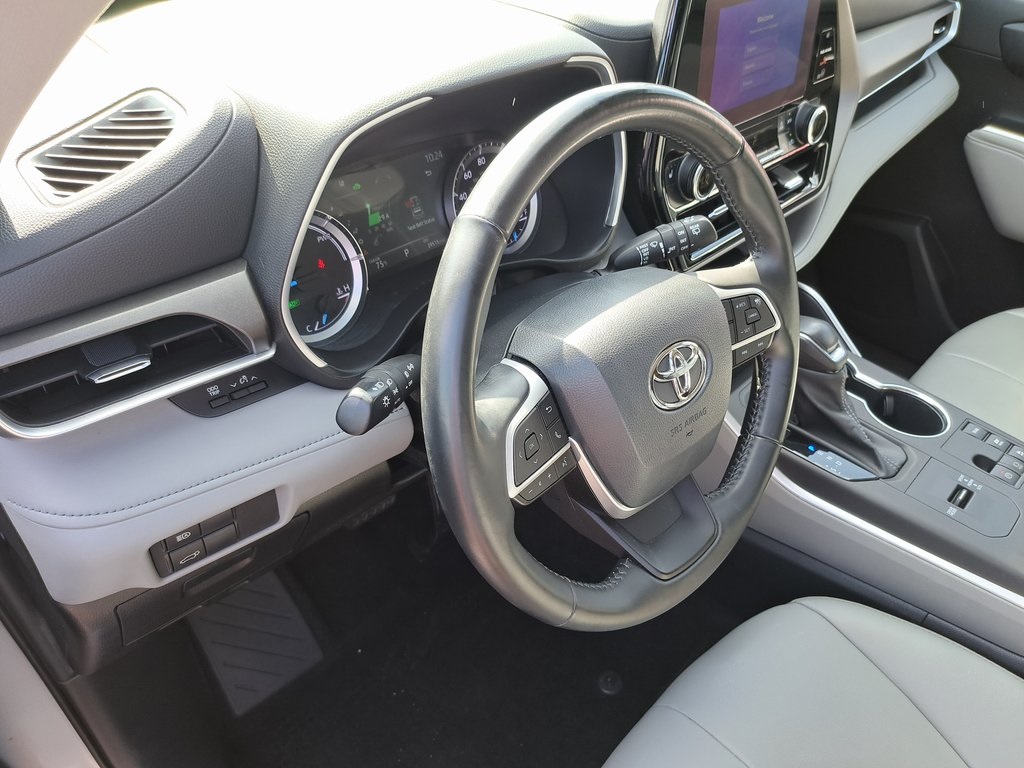 2023 Toyota Highlander Hybrid XLE photo 11